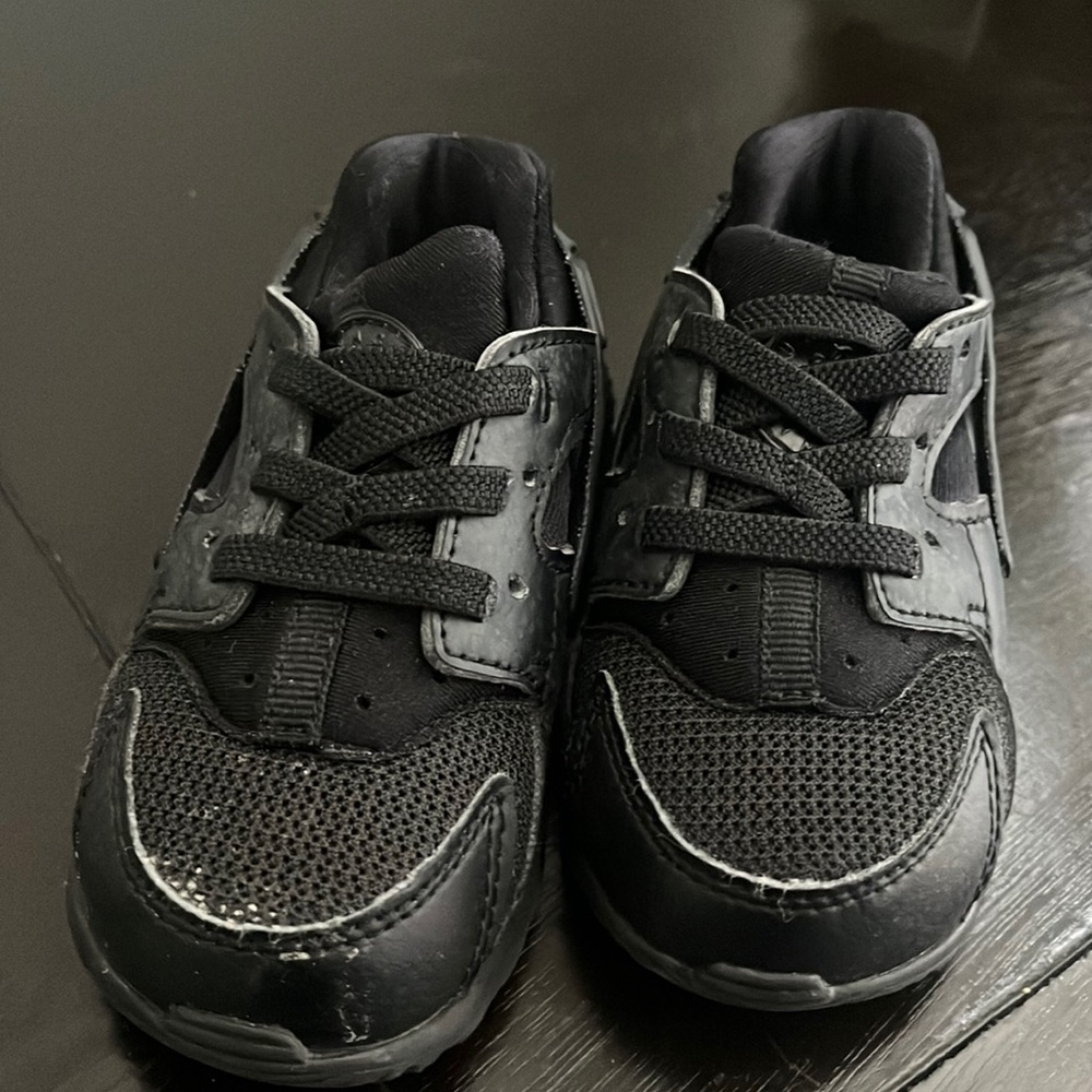 Black huarache shoes
